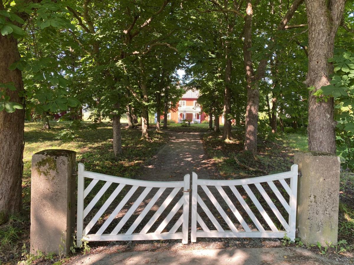 Segerstadsby Gardshotell Ab Vålberg Exterior foto